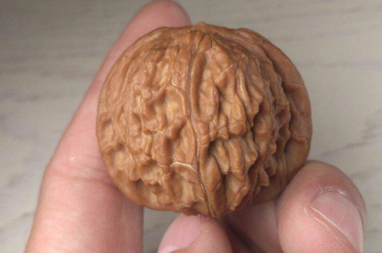 文玩核桃可以用花生油刷嗎