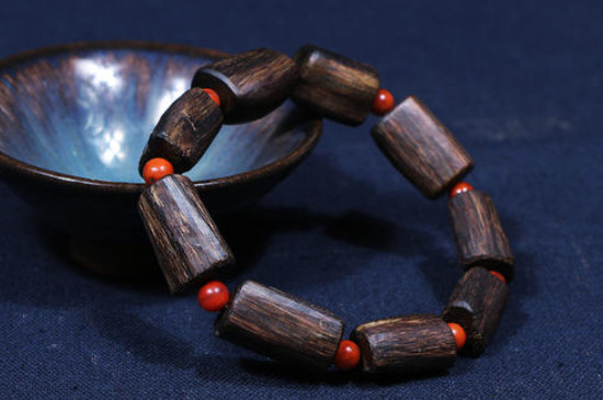 黑沉香手串的真假鑒別