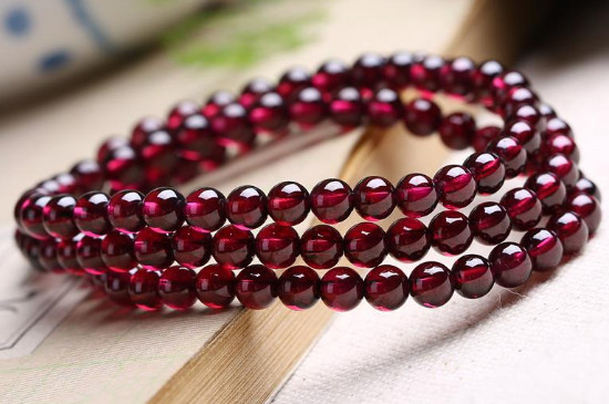 紫牙烏是什么寶石