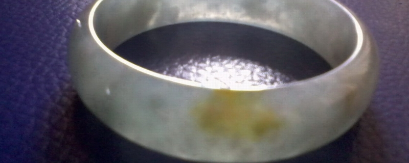 獨(dú)龍玉與翡翠的區(qū)別有哪些