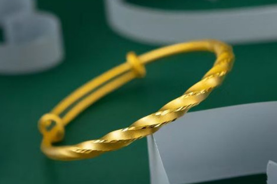 20克的手鐲實(shí)心顯細(xì)嗎
