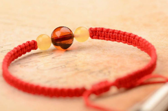 如何區(qū)分血珀的真假