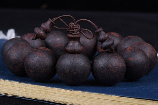 藤香木和黃花梨的區(qū)別