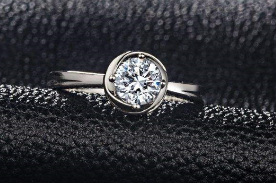 鉆戒發(fā)黃是什么原因