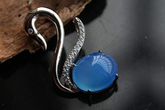 女人帶玉髓的寓意