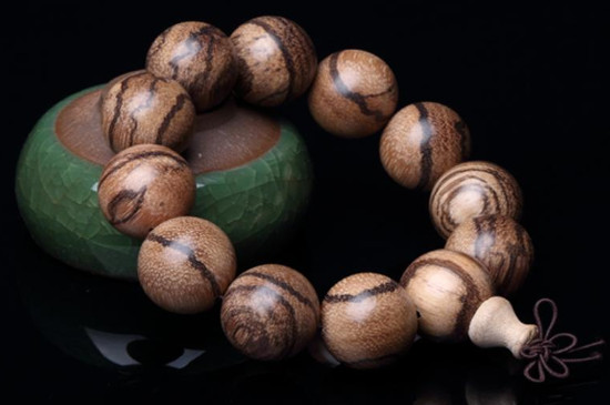 沉香手串怎么盤玩保養(yǎng)