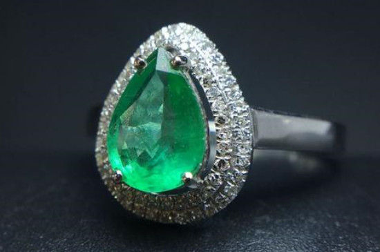 祖母綠戒指適合多大年齡戴