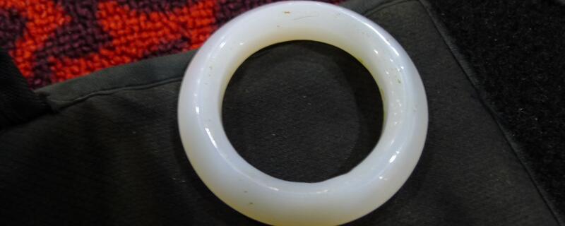 白瑪瑙和白玉髓的區(qū)別