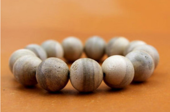 沉香木手串和沉香手串的區(qū)別