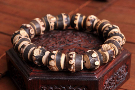 黃花梨手串怕不怕汗水