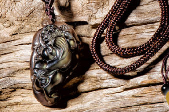 黑曜石是怎么形成的