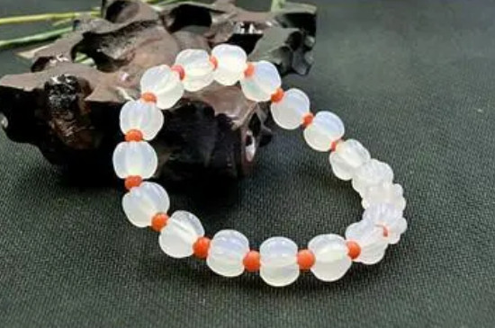 瑪瑙荔枝凍戴有什么好處