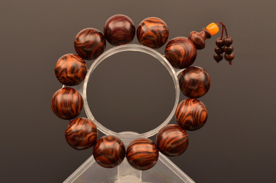 如何辨別海南黃花梨，辨別黃花梨的有效方法