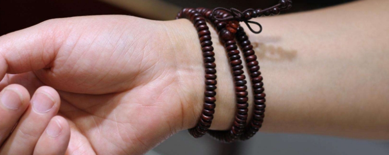 如何養(yǎng)小葉紫檀的手鏈