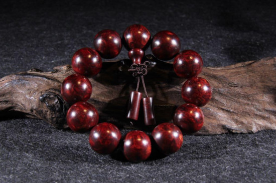 小葉紫檀怎么辨別真假?