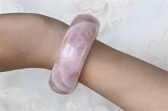 粉水晶的功效與作用