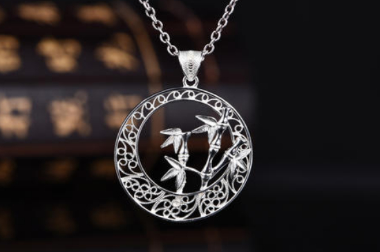 鉑金可以和銀一起戴嗎