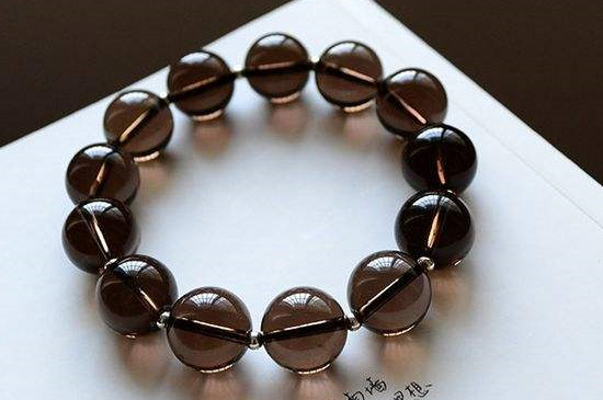 茶色水晶的寓意及功效