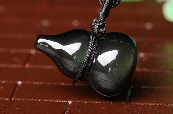 什么屬相不能佩戴葫蘆，亥豬不能佩戴葫蘆