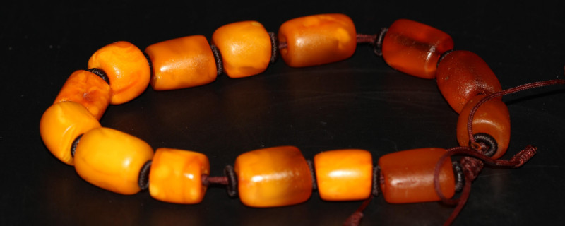 佩戴蜜蠟手串的寓意