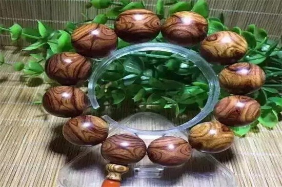 緬甸黃花梨手串特點(diǎn)