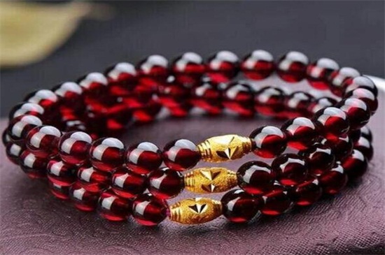 紫牙烏石榴石真假鑒別