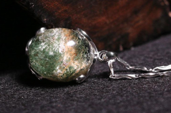 四季幽靈水晶的功效與作用佩戴禁忌