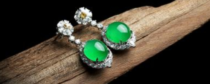 玉髓和翡翠的區(qū)別