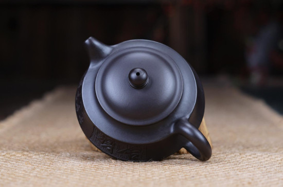 黑色紫砂壺是什么泥