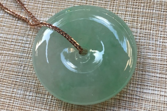 翡翠有裂紋還能戴嗎