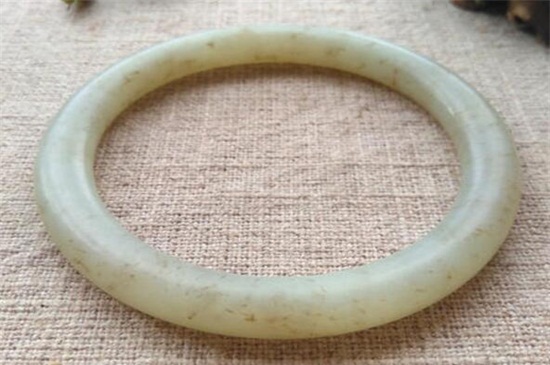 玉髓需要拿水泡嗎，玉髓保養(yǎng)的注意要點