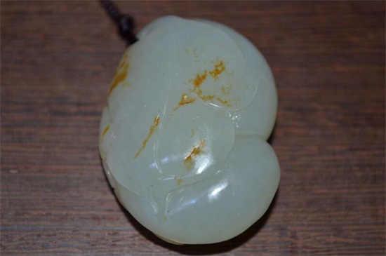 和田玉白玉怎樣鑒別啊，區(qū)分和田白玉的方法