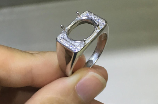 鉆戒掉地上能摔裂紋嗎