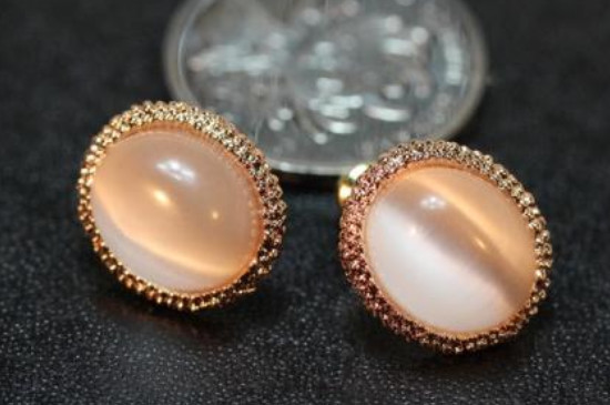 金綠貓眼和普通貓眼的區(qū)別