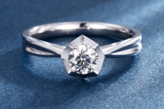 鉆石鑲嵌銀鑄真金是什么意思