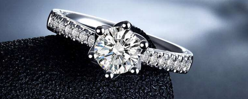 鉆石顏色會受什么影響而改變