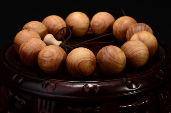 崖柏木手串怎么盤