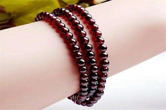 石榴石掉色正常嗎