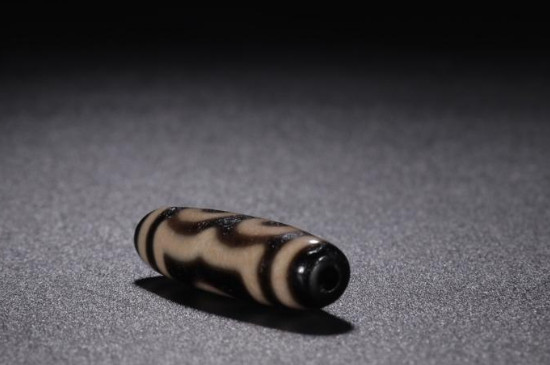 幾十塊錢的天珠是什么做的，一般為瑪瑙或玉髓材質(zhì)