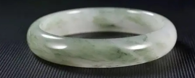 天山翠手鐲會越戴越透亮嗎