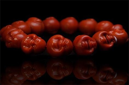 南紅盤玩的注意事項，包漿南紅的盤玩方法