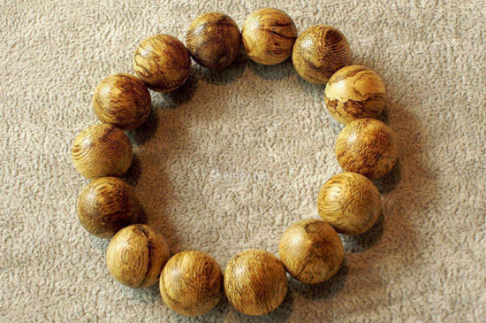 沉香手串怎么戴,戴沉香的注意事項(xiàng)