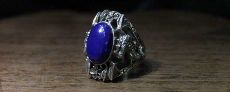 女生佩戴青金石的好處