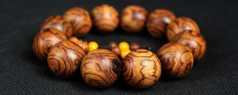 新海黃手串的正確盤法