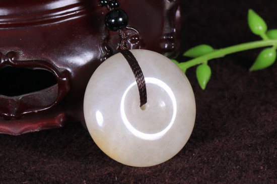 金絲玉平安扣怎么辨別真假