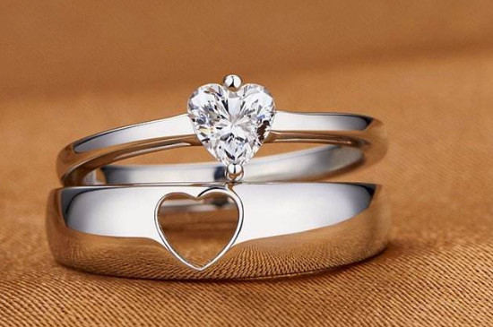 莫桑鉆戴久了會(huì)不會(huì)變不亮了