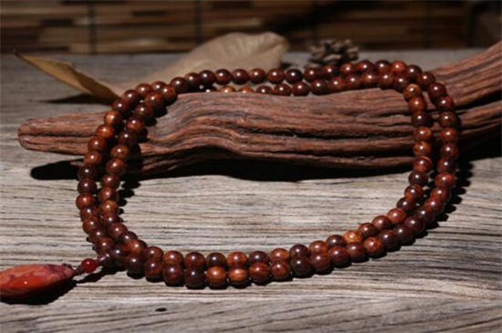 黃花梨可以戴脖子上嗎，黃花梨佩戴的好處