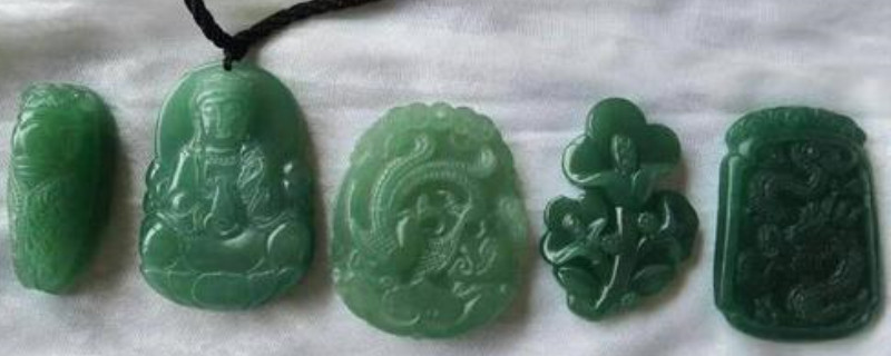 獨(dú)龍玉與翡翠的區(qū)別