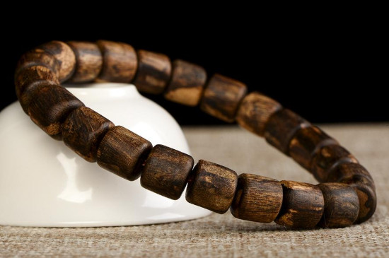 沉香手串怎么盤玩保養(yǎng)