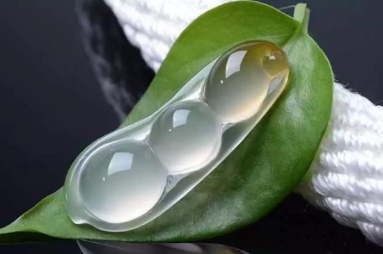 染色玉髓如何現(xiàn)原形